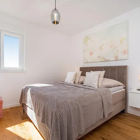 Skyline Luxe 자다르